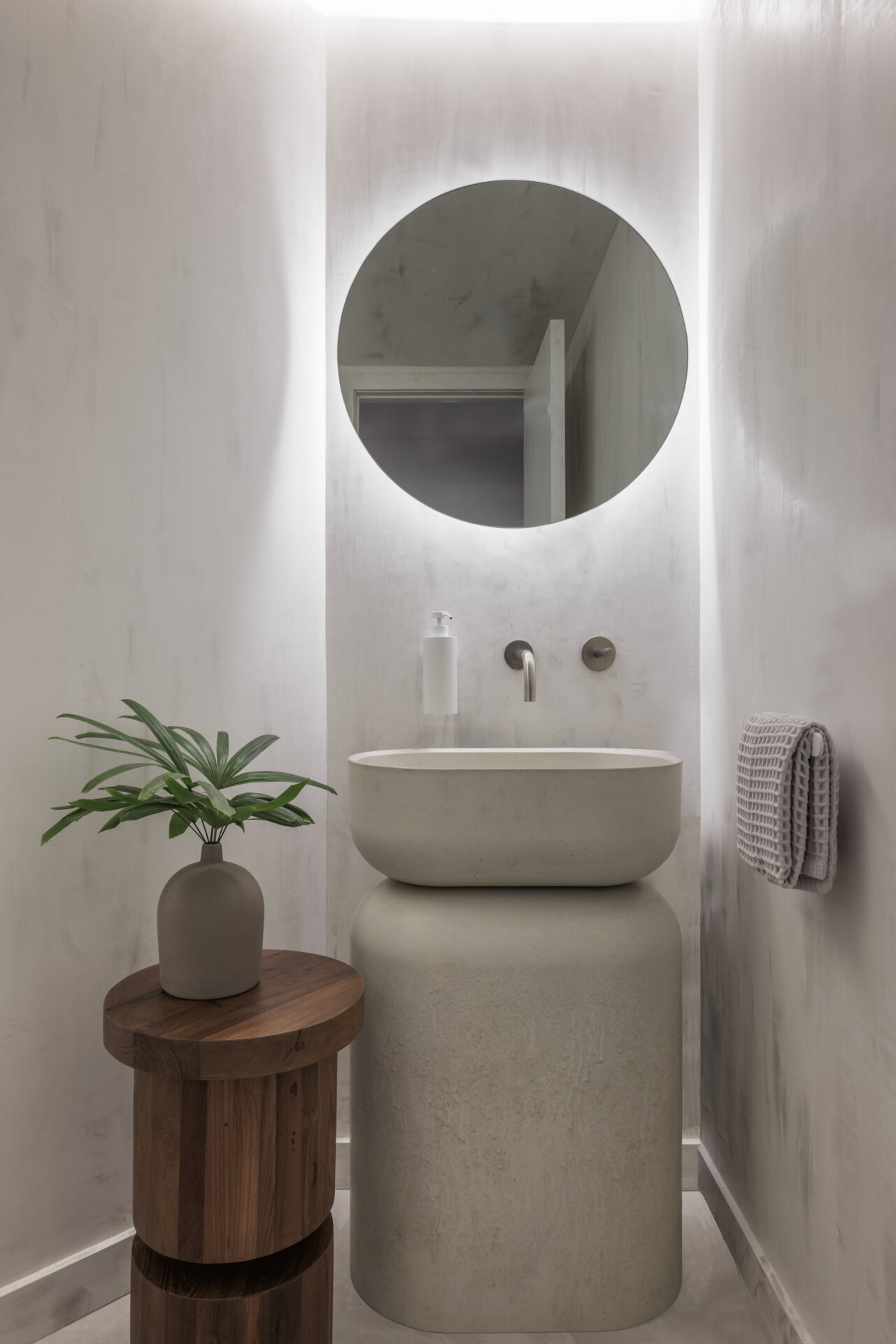Ocean Blvd Condo — image 06, Palm Beach, Florida